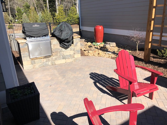Flagstone Patio with Fire Pit