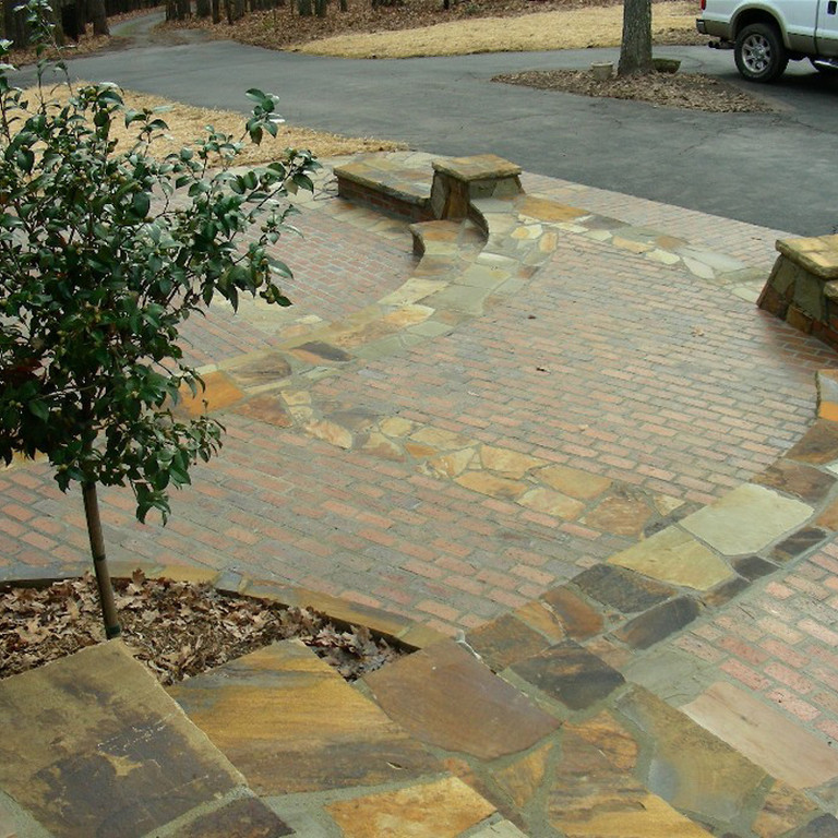 Estate Entrance & Driveway